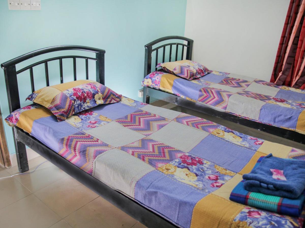 Golpata Bed&Breakfast Dhaka Esterno foto