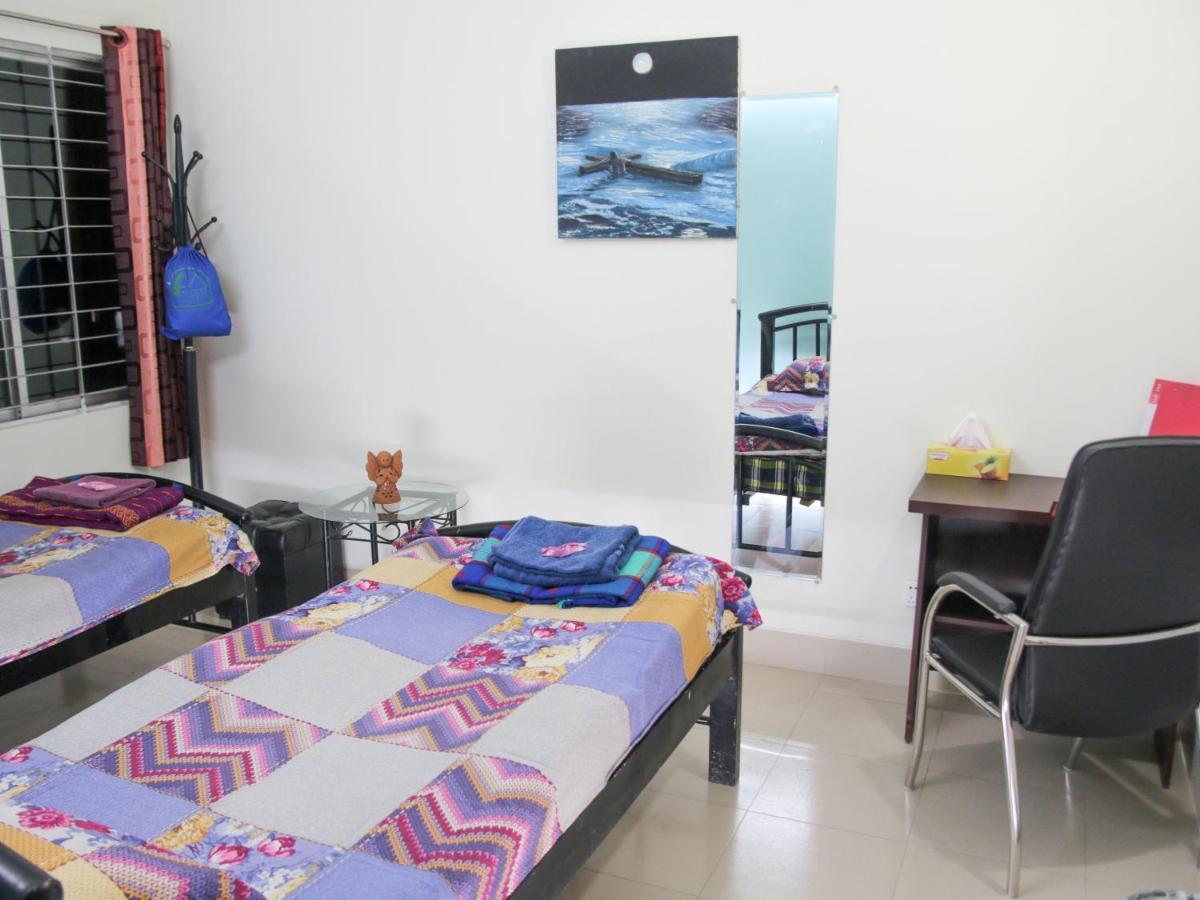 Golpata Bed&Breakfast Dhaka Esterno foto